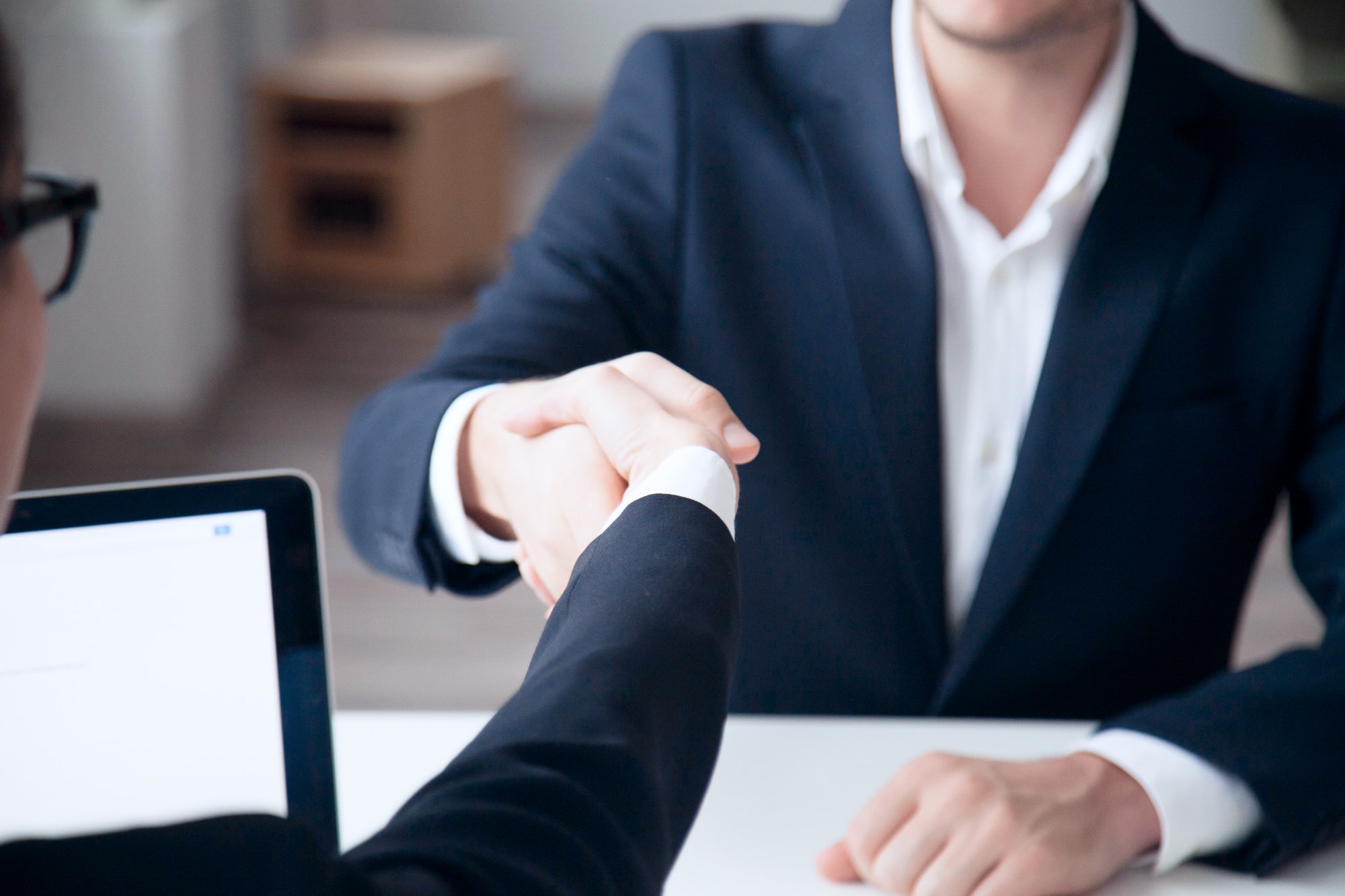 Handschlag-Immobilienmakler-Kladow-Mediwelt